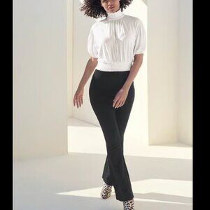 Womens NWOT! Venus Flared Leg Ponte Pants